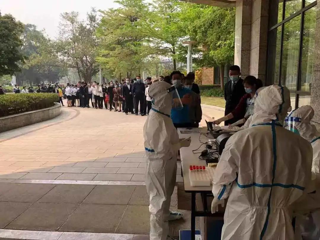 云南新发现本土确诊8例当天,瑞丽街头安静了,朋友圈却炸了 云南新发现本土确诊8例当天,瑞丽街头安静了,朋友圈却炸了