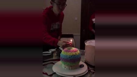 女孩过生日订大出血蛋糕,一场哭笑不得的血光之灾 女孩过生日订大出血蛋糕,一场哭笑不得的血光之灾